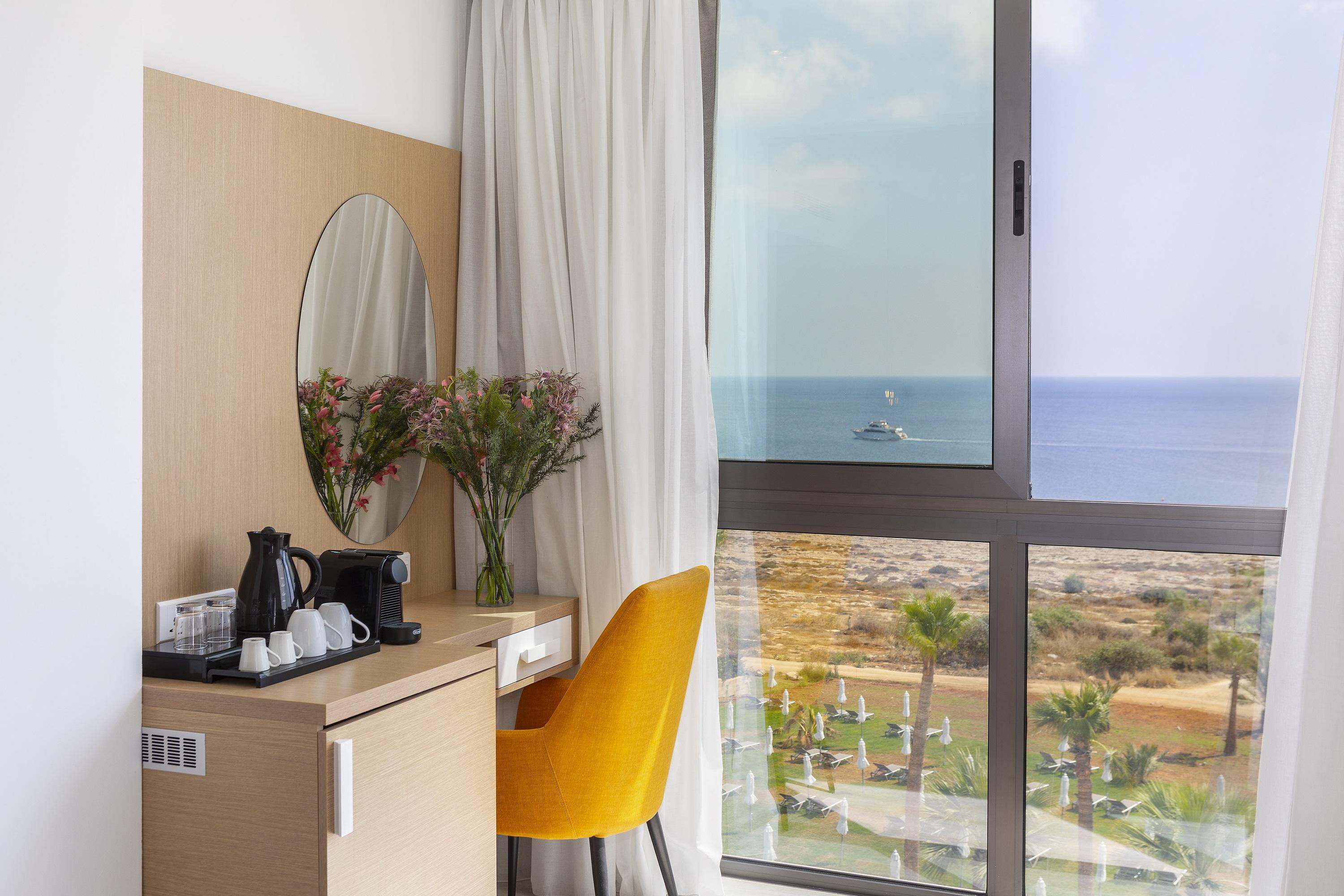 Leonardo Crystal Cove Hotel & Spa - Adults Only Protaras Exterior foto